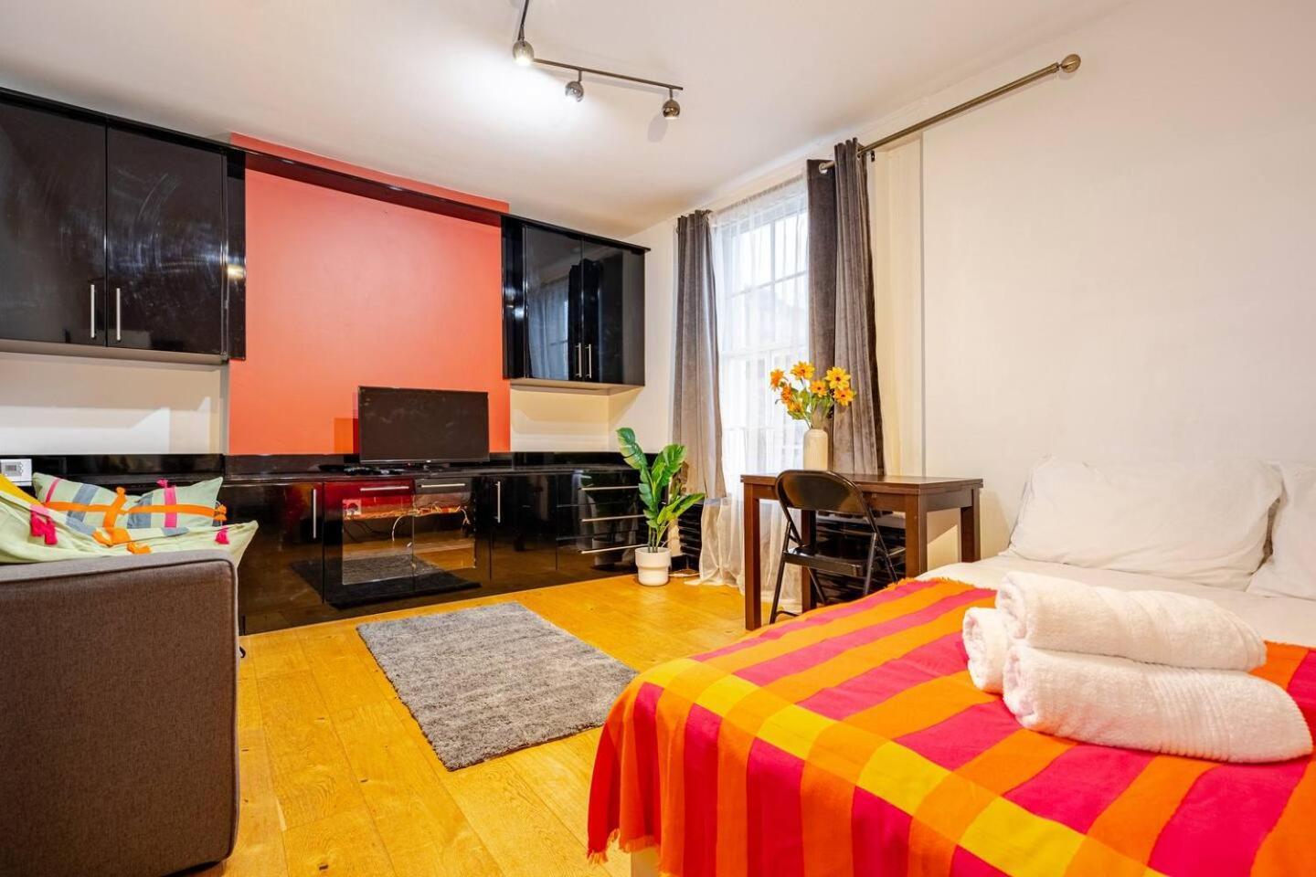 Great Camden Town Flat *